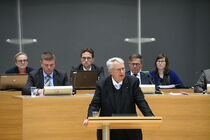 Geert Mackenroth spricht im Plenarsaal