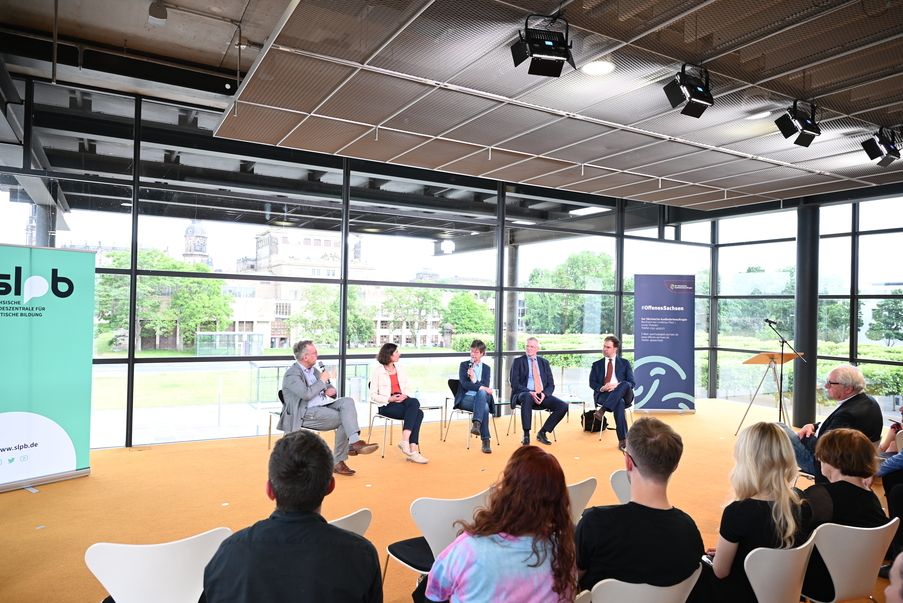 Podiumsdiskussion