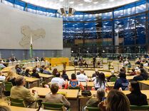 Die Feststunde fand im Plenarsaal statt